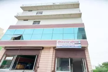 Hotel Pop 82146 Thikana