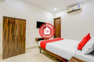 Hotelli Oyo 82133  Yashoda Residency