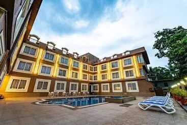Hotel Zone Connect By The Park Parra Goa