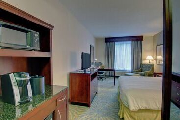 Отель Hilton Garden Inn Norwalk