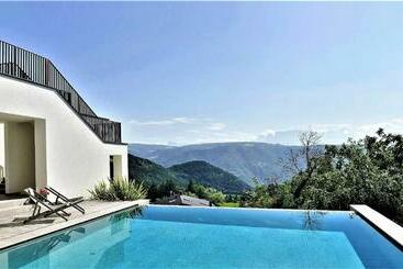 ホテル & Gasthof Zum Hirschen