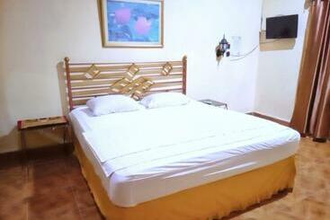 בית מלון כפרי Srikandi Sinjai Syariah Redpartner