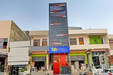 Fabhotel Indian Tulip