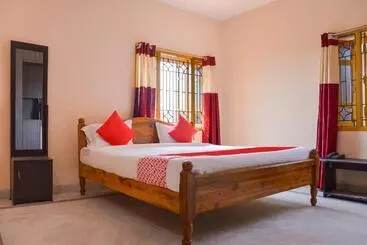 Hotel O Caroline Homestay
