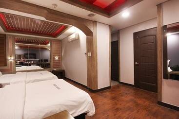 Отель Dongdaegu Station Eastern