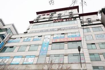 Otel Dongducheon World