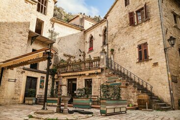 پانسیون Forza Lux Guest House