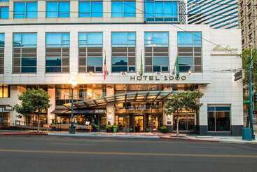 1000, Lxr Hotels & Resorts