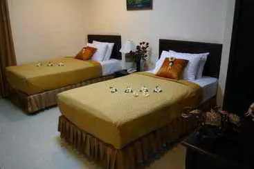 Hotel Queen's Garden Resort At River View