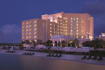 Traders Hotel, Abu Dhabi