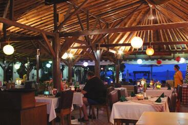 בית מלון כפרי Bali Seascape Beach Club