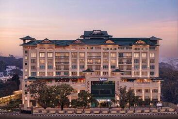 בית מלון כפרי Radisson Jaipur City Center