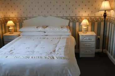 Отель Rivervalley Farmhouse