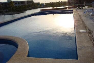 فندق Aventuras Club Marina