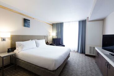 هتل Hilton Garden Inn Grand Forksund