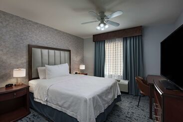 هتل Homewood Suites By Hilton Fort Collins