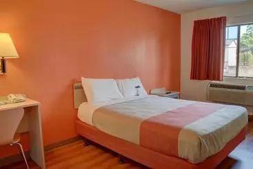 Motel 6 Salem, Or
