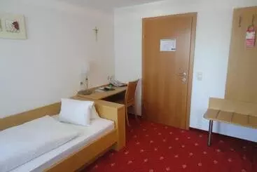 ホテル Alpenblick Attersee Seiringer Kg