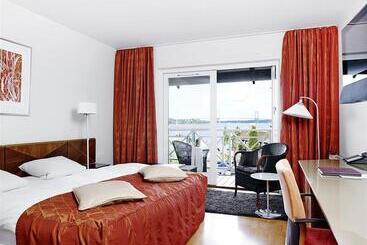 בית מלון כפרי Comwell Kongebrogaarden