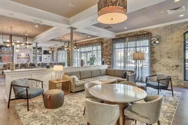 فندق Staybridge Suites Savannah Historic District, An Ihg