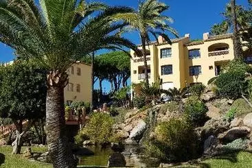 Resort Macdonald Dona Lola Club