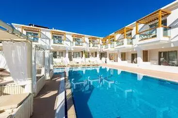 Lägenhet Nostos Beach Boutique
