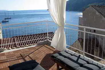 Отель Komiza Provita Guesthouse