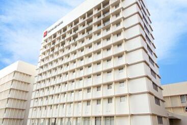 בית מלון כפרי Naha Tokyu Rei