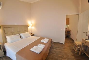 Hotel Dina's Paradise