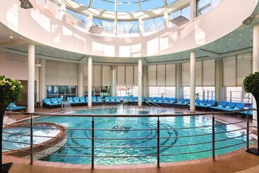 Отель Ramada By Wyndham Yekaterinburg