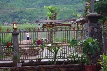 هتل Village House