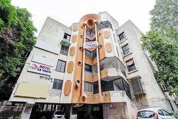 Collection O Hotel La Veera