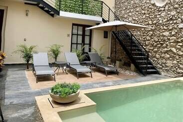 Kuxtal Hotel Boutique