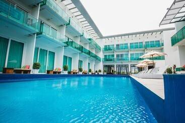 هتل Kc Beach Club & Pool Villas