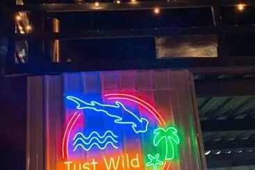 هتل کپسول Just Wild Dive Center  Green Island