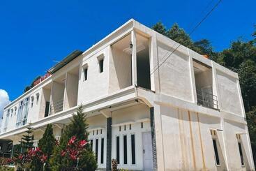 Otel Wisma Maestro Toraja Mitra Reddoorz