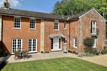 膳宿费 Glebe House