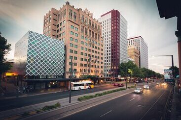 فندق Blue Galah Backpackers Hostel