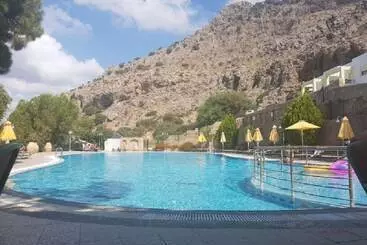 Marianthi Studios & Apartments