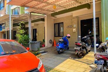 Hotel Aloha Guest House 2  Female Only