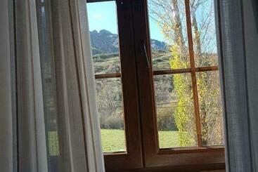 فندق El Cuartel De Lugueros