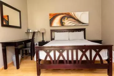 ペンション Ikhutse Manor Guesthouse