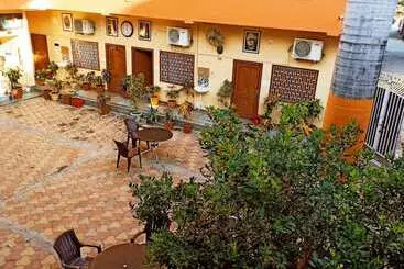 Hotel Anand Lok Vatika