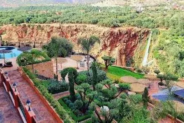 ホテル Borj Des Cascades