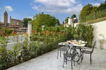 アパートホテル Villa Gremì   Monforte D Alba