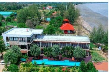 Windy Seaview Resort