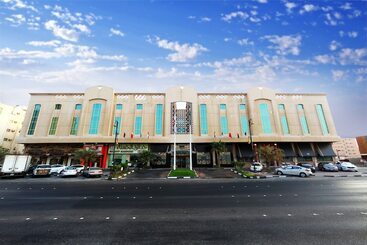 Отель Ramada By Wyndham Dammam Khaleej Road