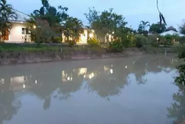 Pensionat Paradise Resort At Lamphun