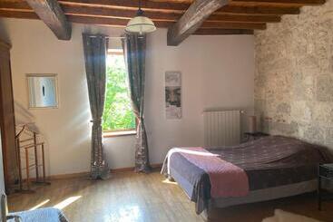 Bed and Breakfast Chez Sophie Chambres D’hôtes, Gîte Et Gîte équestre