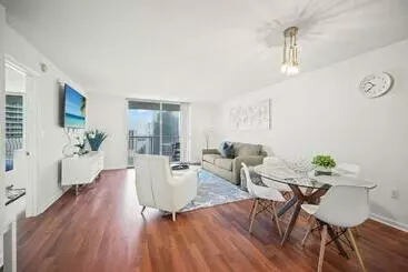 هتل آپارتمان Luxurious 1br High Rise Condo Brickell Free Parking